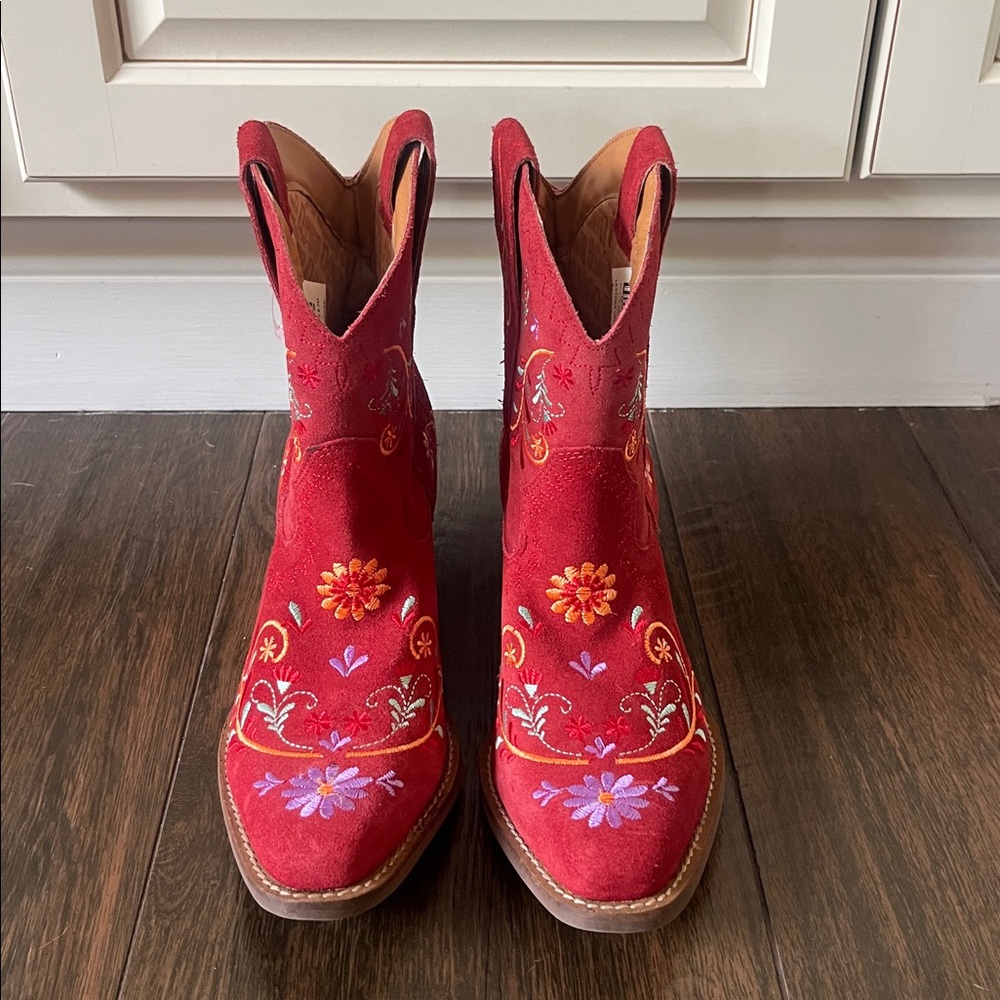 NWT Dingo Sugar Bud Suede Boots - Picture 2 of 5